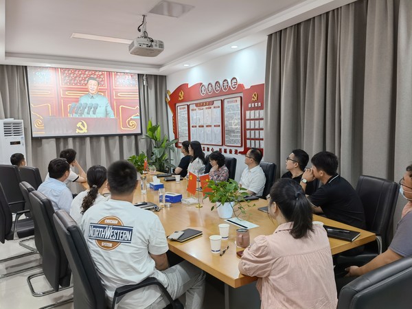 交投實業(yè)公司收看現場.jpg